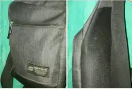 Tas selempang Navy Club