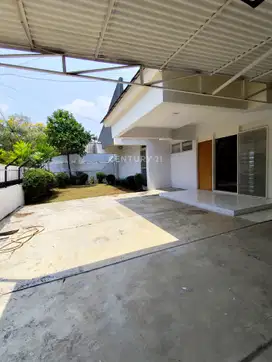 Rumah Nyaman Dalam Komplek Di Pulomas Utara S8021