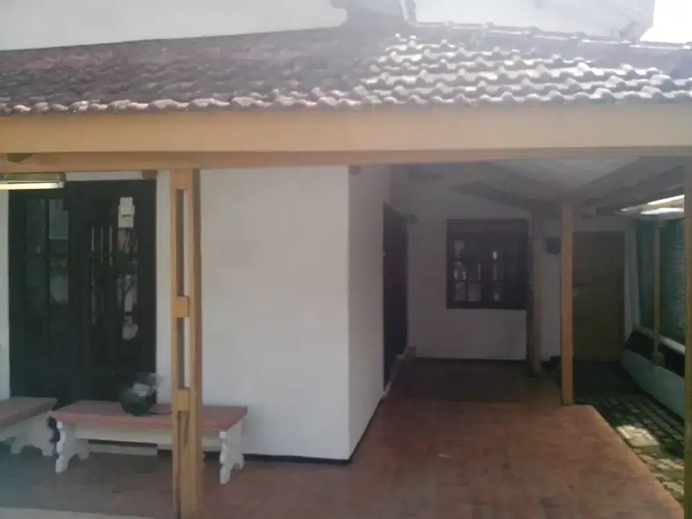 JUAL RUMAH KOST LOKASI STRATEGIS