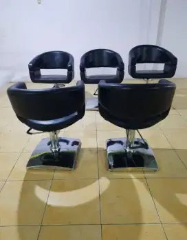 Kursi kulit hidrolik
