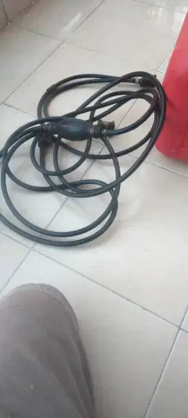 Tangki bensin mesin tempel