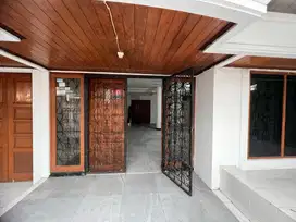 TENGAH KOTA RUMAH KARASAK