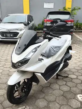 Bissmillah dijual motor Honda PCX 160cc 2024 istimewa