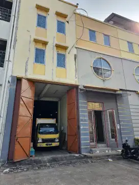 Gudang Komersil Elang Laut PIK Jakut 180m2 3Lt