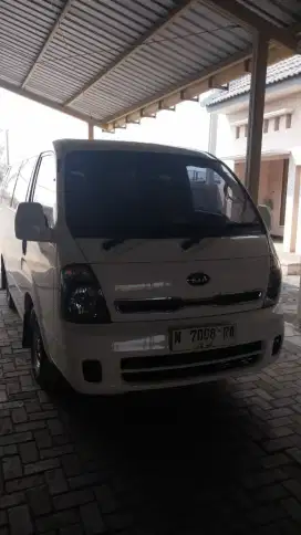 KIA TRAVELO ANTIK