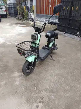 Sepeda listrik Uwinfly
