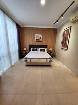 Rumah Pakuwon Indah Full Furnish Ritz Embassy 3 Lantai SHM Bagus