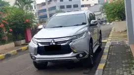 Mitsubishi pajero sport dakar 2018 silver sunroof