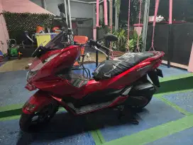 Dijual motor Honda PCX ABS 2024 bln 2,km rendah,jrg pakai
