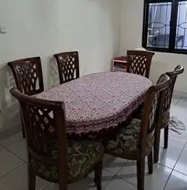 Meja dan Kursi Makan