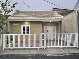 Dijual rumah Cantik siap huni di Griya Loka Sektor 1.4 BSD