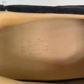 Sepatu herme asli