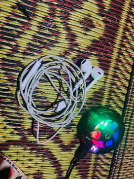 Headset iphone ori bawaan