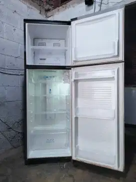 KULKAS 2PINTU ( AQUA )