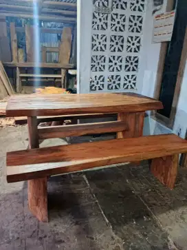 MEJA makan antik teras