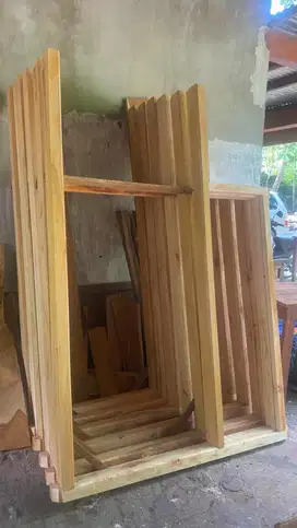 kusen kayu mahoni