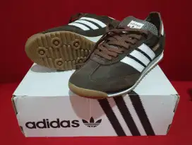 Sepatu Adidas SL72 coklat sz44