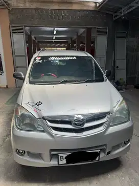 Daihatsu Xenia 1.0 LI 2011