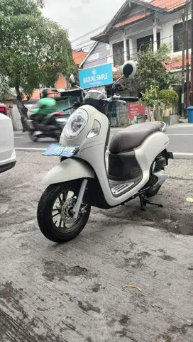 Scoopy 2023 putih deva motor