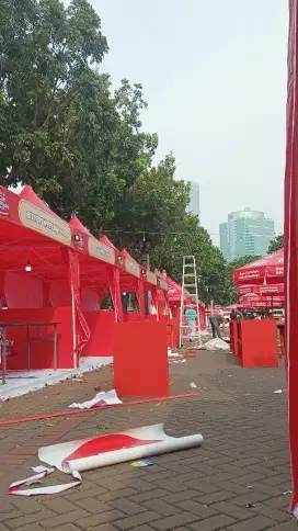 jasa pemasangan stiker pameran, blink box,atau proyek  lainya
