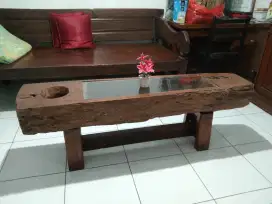 Meja lesung kayu keras