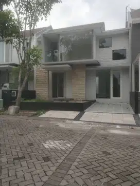 Rumah minimalis 2lantai siap huni sudah renovasi di Citraland
