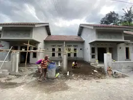 RUMAH SIAP HUNI MURAH DEKAT SPBU SELOMARTANI DI NGEMPLAK