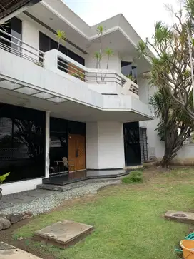 DIJUAL RUMAH MEWAH SIAP HUNI MANYAR KERTOARJO