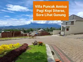 View Gunung dan Kota Malang Langsung dari Teras Rumah Anda