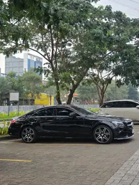 Low km 33rb mercy cls 400 like new