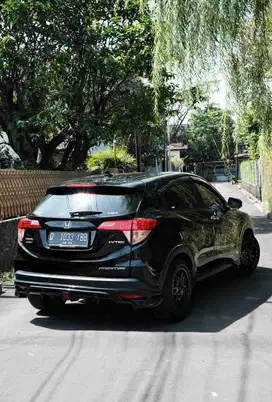 Honda HR-V E CVT 2015 Hitam HRV bandung istimewa