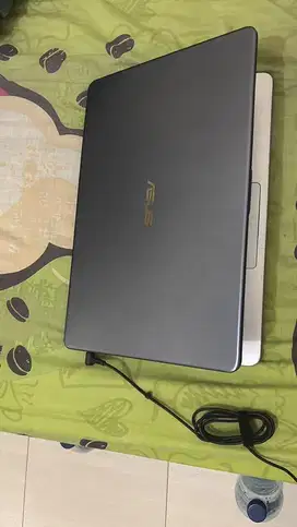 Laptop Asus X505Z Ryzen 5 SSD