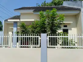 DI JUAL RUMAH PRIBADI POJOK (HOOK) LOKASI STRATEGIS 0 JALAN