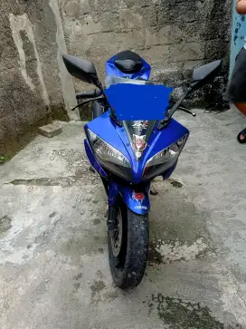 Yamaha R15 v2 putih biru