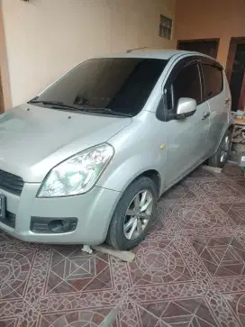 Di Jual Mobil Suzuki Splash 2012