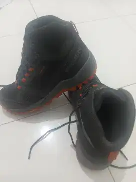 Jual Sepatu Eiger Vibram