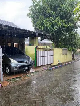 Rumah hook Grand Nusa Indah, Cileungsi, masih ada tanah kosong