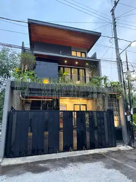 Rumah mewah kontemporer full furnished dekat sekolah Al Azhar  & UGM