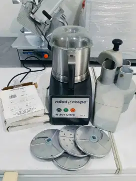 Robot coupe R301 food processor