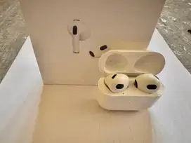 Dijual AirPods Gen 3 – Original Apple, Mulus, Lengkap