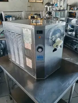 Hard ice cream machine gelato Taylor