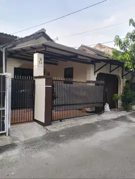 Dikontrakkan Rumah Aman Nyaman Komplek Taman Cibaduyut Indah Bandung