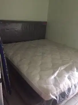 Dijual tempat tidur superfit kondisi seperti baru
