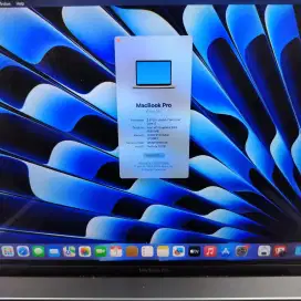 Macbook Pro 2017 layar 15 inch Ram 16 Ssd 512 layar Core i7 lengkapn