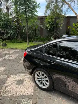BMW 320i 2016 Bensin