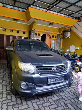 Toyota Fortuner VNT TRD 2.5 Diesel Matic Tahun 2015 Hitam