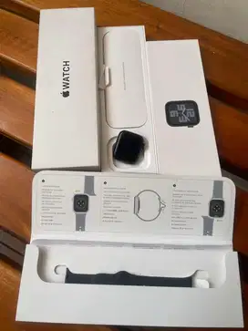 Apple watch series se 2 40mm garansi ibox