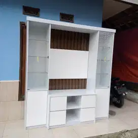 Rak tv partisi penyekat ruangan