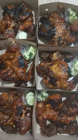 Ayam bakar utuh , ayam kremes utuh
