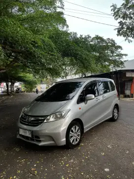 Dijual Honda Freed 2011, Kondisi Terawat, Siap Pakai!